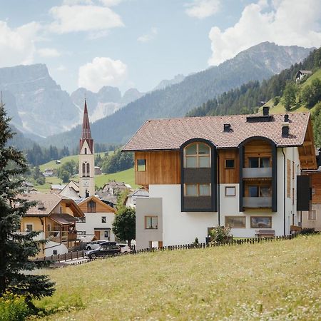 Berghotel Sanvi San Martino in Badia Eksteriør billede