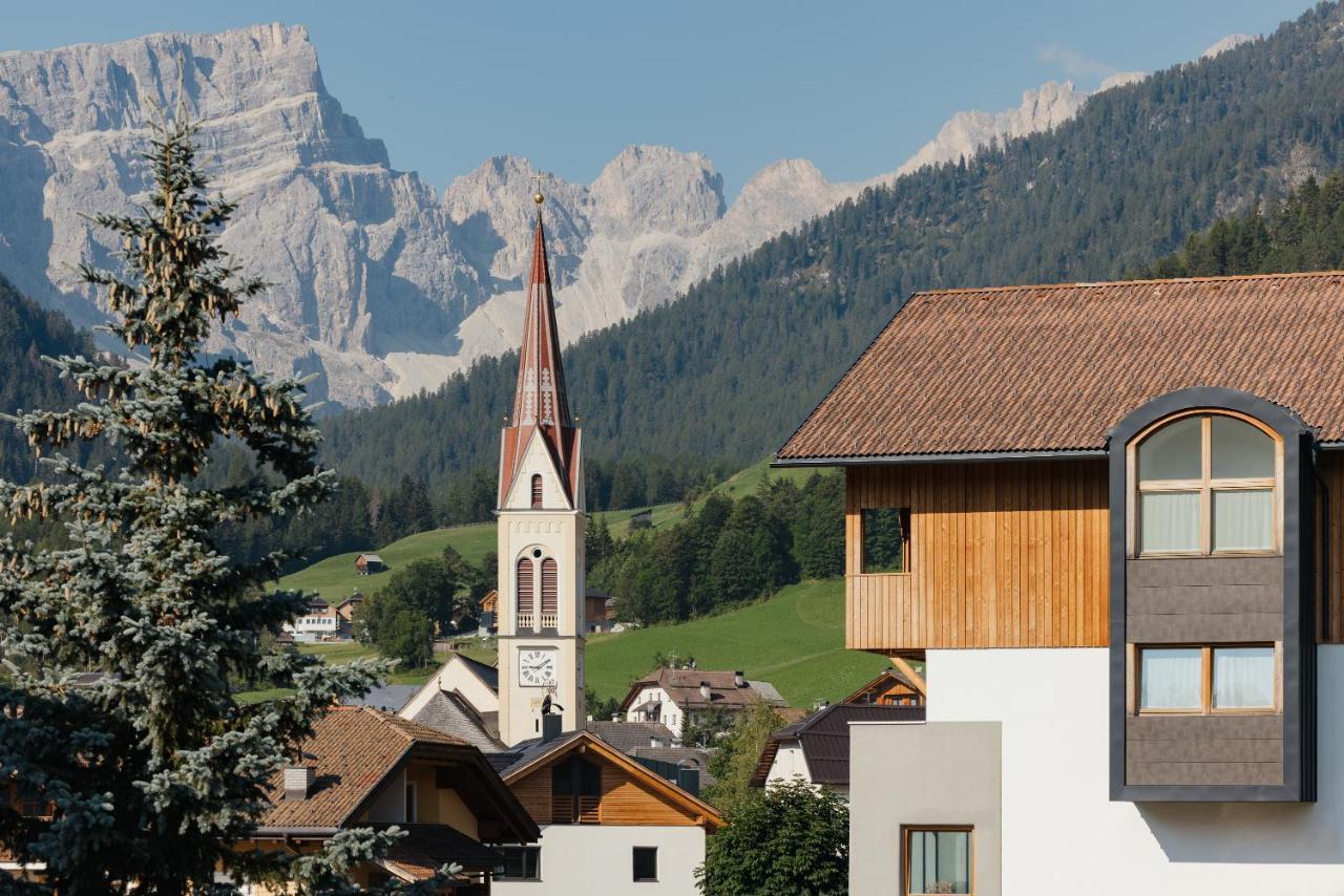 Berghotel Sanvi San Martino in Badia Eksteriør billede