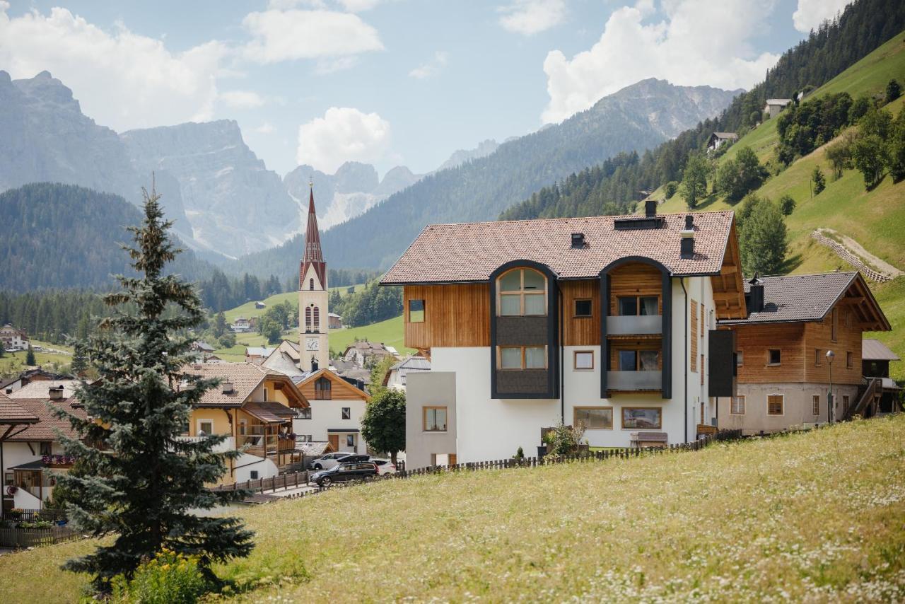 Berghotel Sanvi San Martino in Badia Eksteriør billede